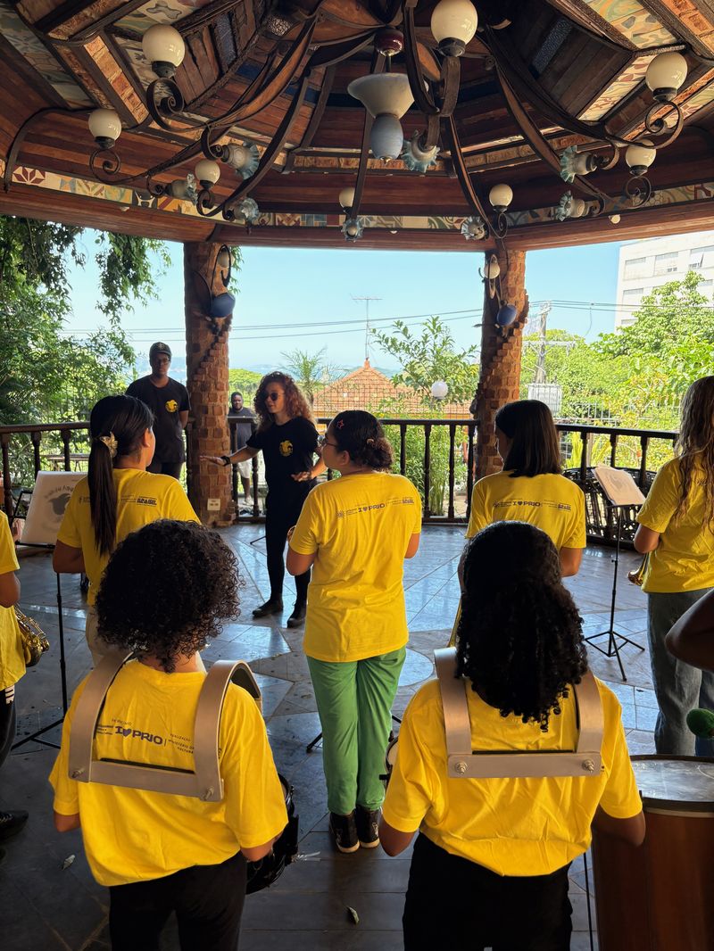 Favela Brass rehearsal at the Largo do Curvelo mansion