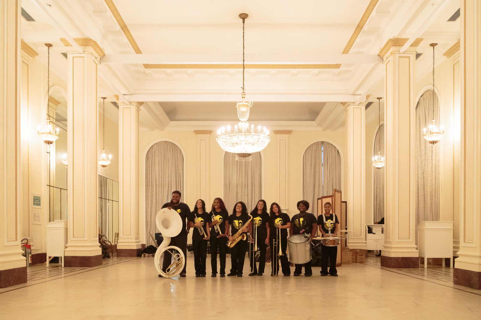 Banda das Meninas in the ballroom of the Copacabana Palace